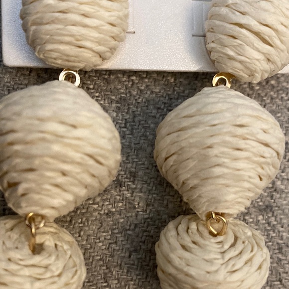 Sugarfix by BaubleBar. NWT textile fiber wrapped dangle pierced. earrings white - Picture 2 of 5